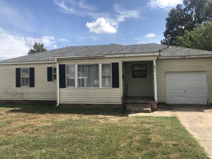 Listing 621 Circle Drive, Watonga OK 73772