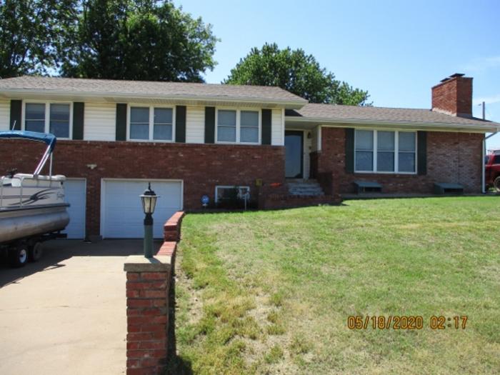 Listing 821 Park Avenue, Watonga OK 73772