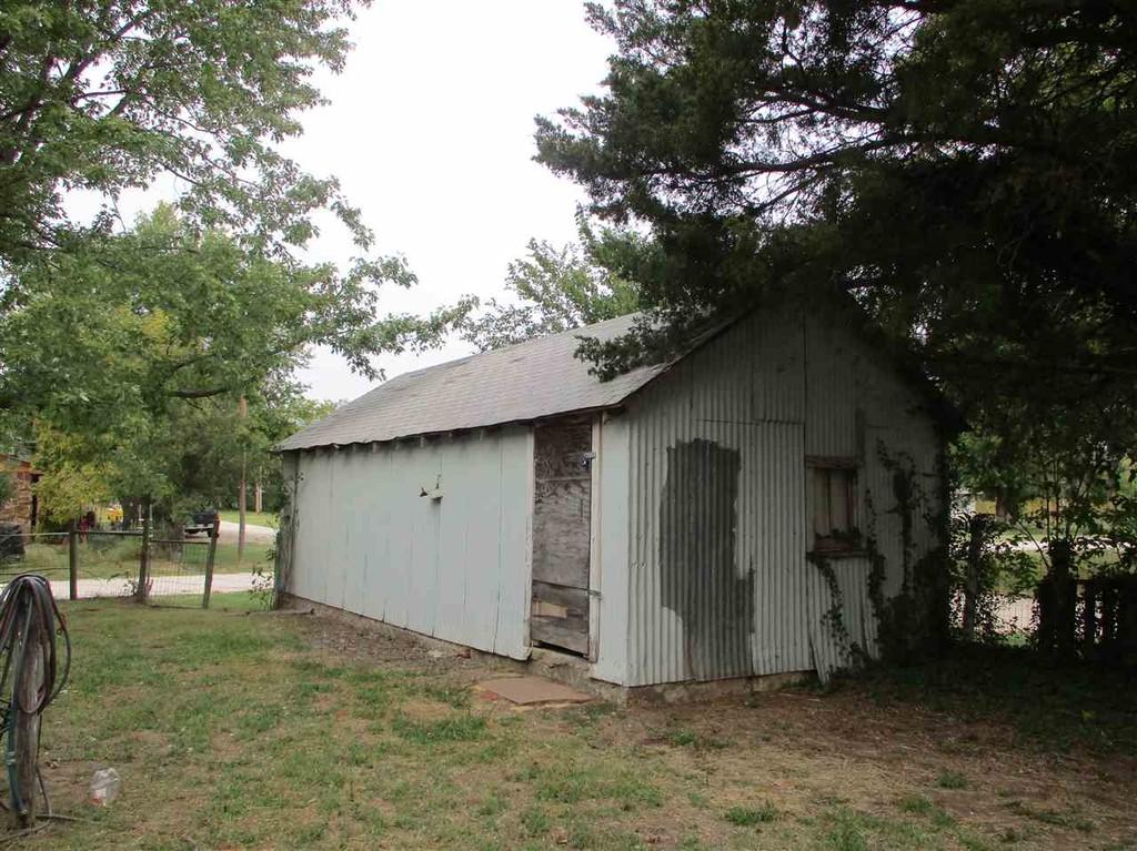 Listing 104 S Pine St, Longdale OK 73755