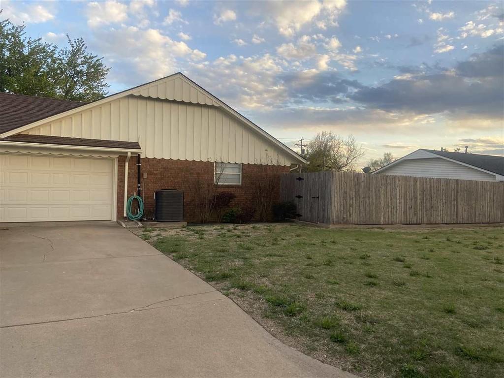 Listing 1321 N Noble Ave, Watonga OK 73772