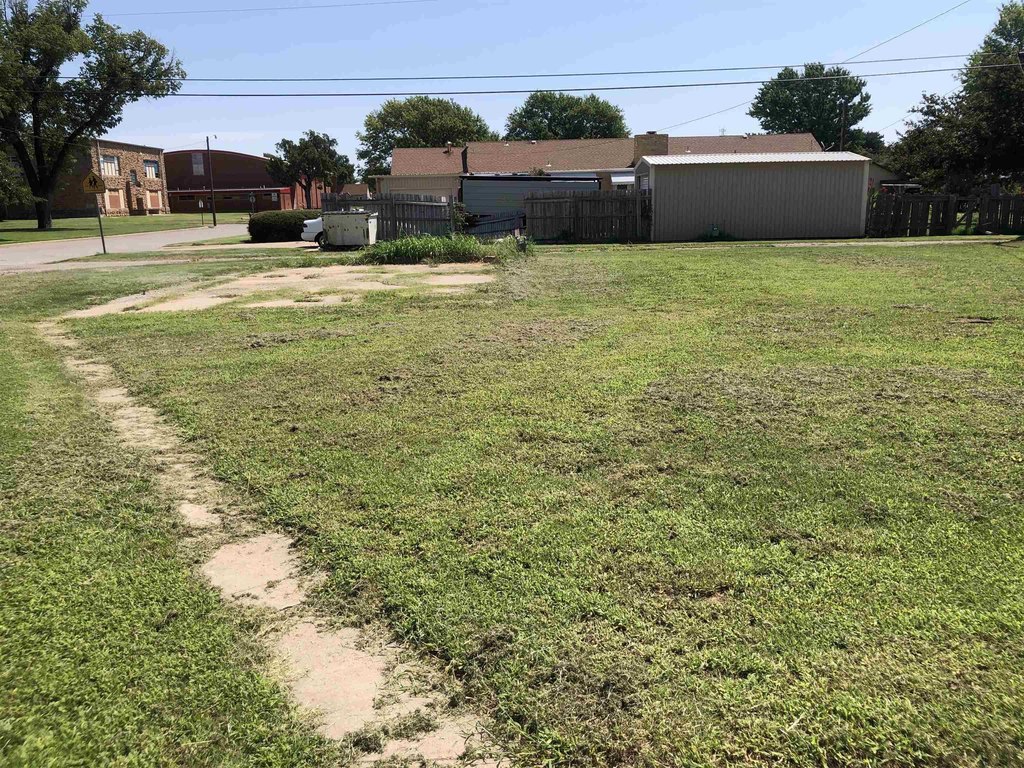 Listing 924 N Prouty Ave, Watonga OK 73772