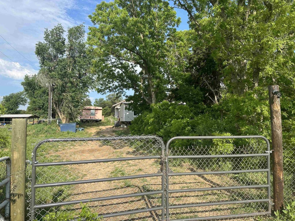 Listing 56777 S County Road 248, Longdale OK 73755