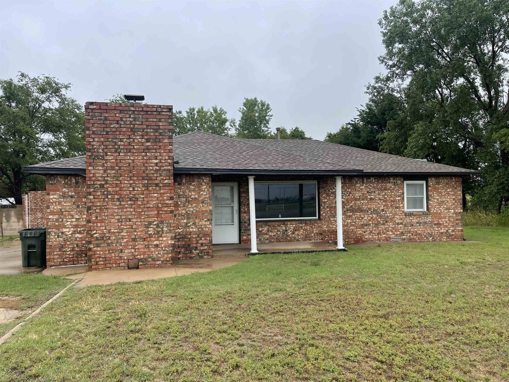 Listing 800 W Russworm Dr, Watonga OK 73772