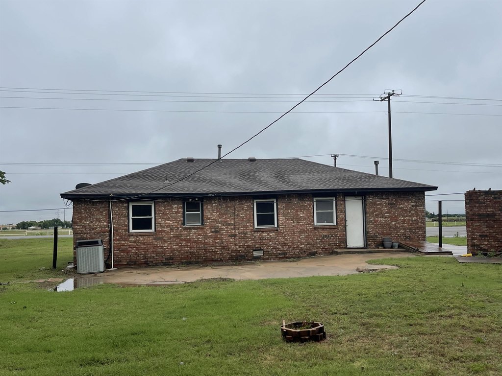 Listing 800 W Russworm Dr, Watonga OK 73772