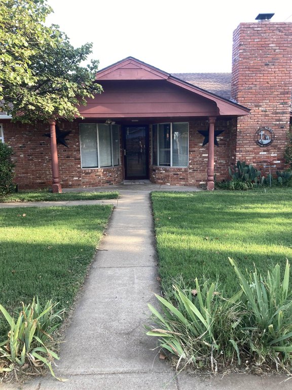 Listing 211 Rice Dr, Watonga OK 73772